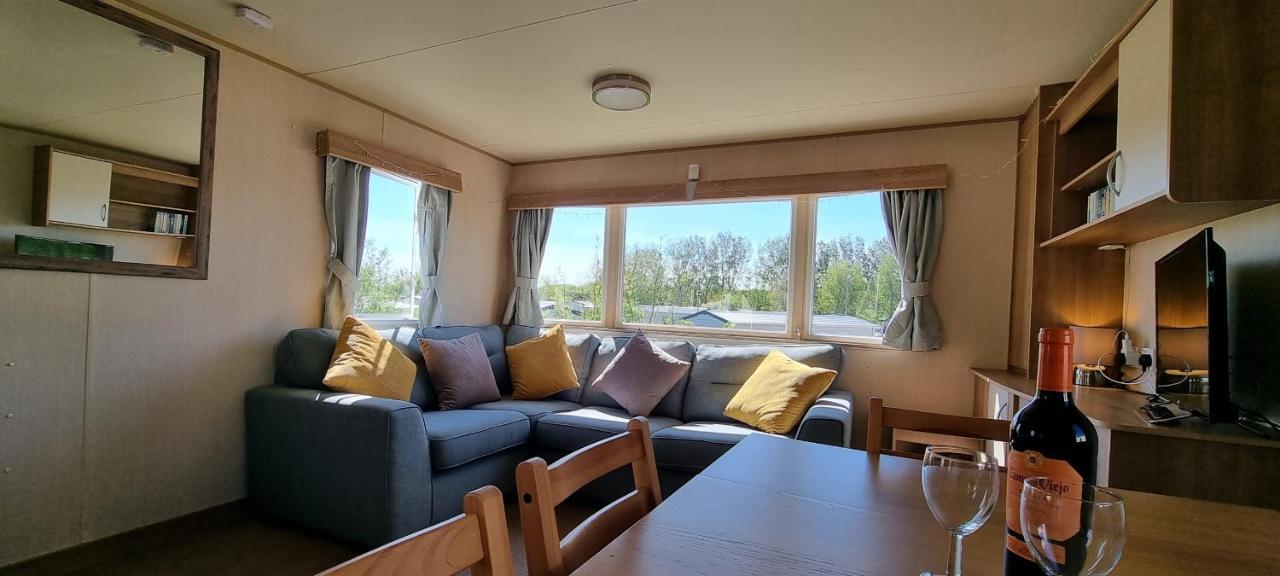 Holiday Caravan, Sleeps 6 - Hastings Holidays Hollington (East Sussex) Exterior photo