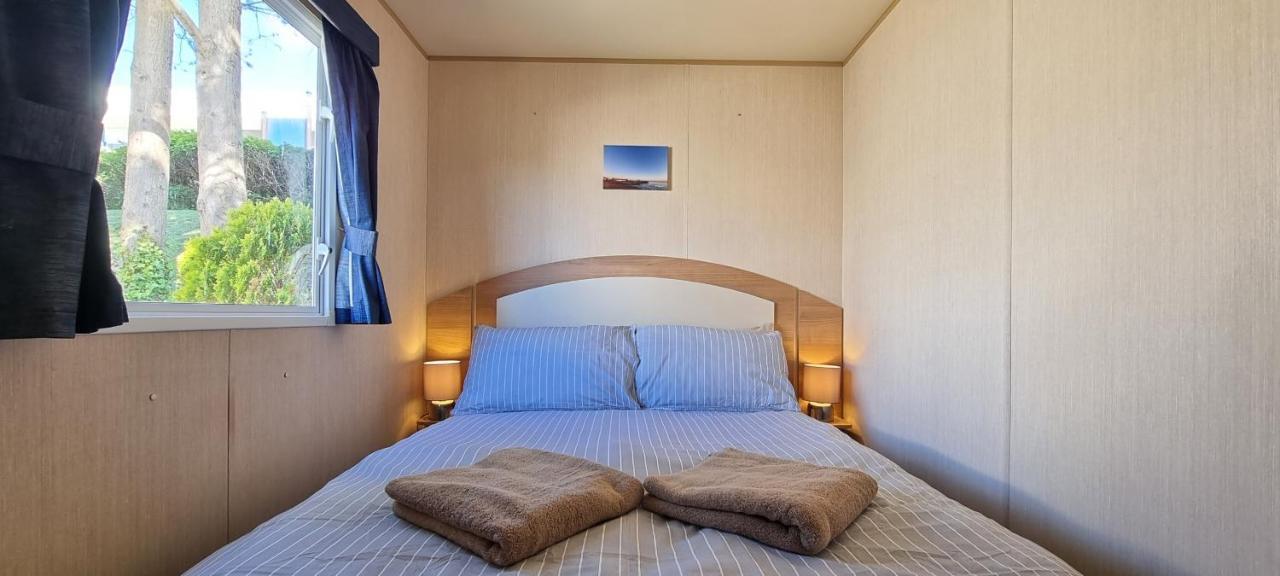 Holiday Caravan, Sleeps 6 - Hastings Holidays Hollington (East Sussex) Exterior photo
