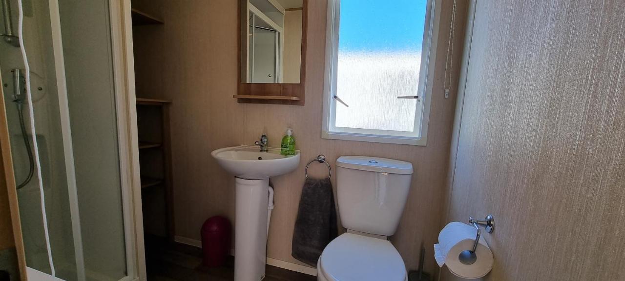 Holiday Caravan, Sleeps 6 - Hastings Holidays Hollington (East Sussex) Exterior photo